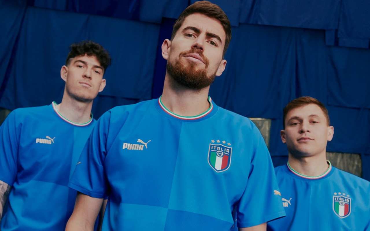 Nazionale, svelata la maglia dell’Italia 2022/2023: l’ultima firmata Puma – FOTO